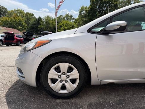 Used 2016 Kia Forte LX FWD image 3
