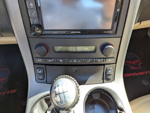 Used 2005 Chevrolet Corvette Coupe w/ Preferred Equipment Group RWD image 22
