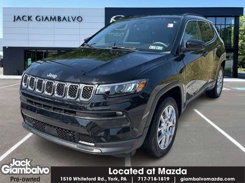 Used 2023 Jeep Compass Latitude AWD/4WD image 1
