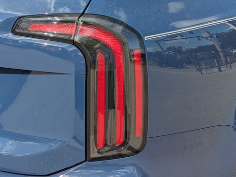 Used 2025 Kia Telluride SX image 7