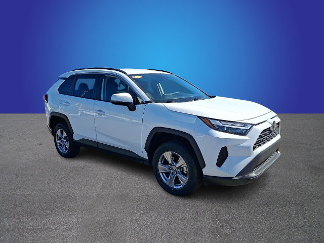 Used 2025 Toyota RAV4 XLE FWD image 3