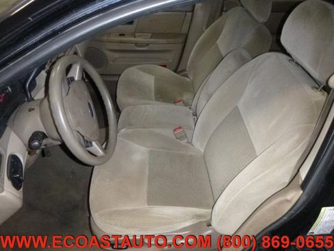 Used 2005 Ford Taurus SE image 8