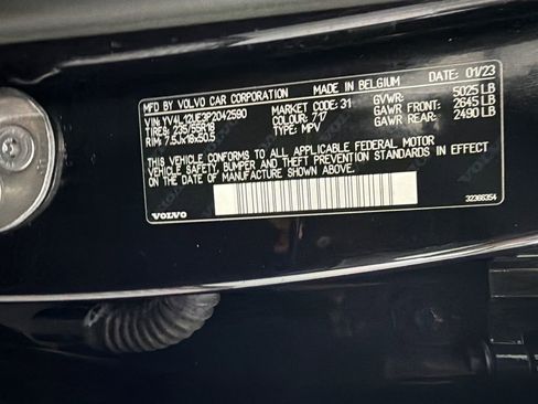 Used 2023 Volvo XC40 B5 Plus AWD/4WD image 35