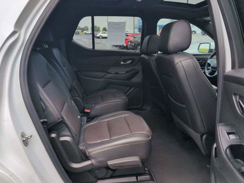 Used 2023 Chevrolet Traverse High Country FWD image 28