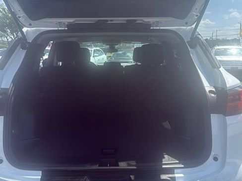 Used 2025 Chevrolet Blazer LT FWD image 11