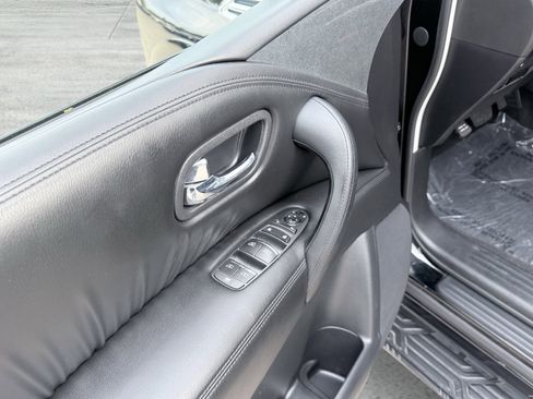 Used 2021 Nissan Armada SV w/ SV Appearance Package image 22