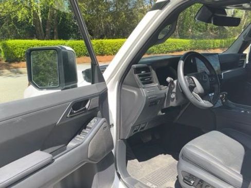 Used 2024 Lexus GX 550 w/ Accessory Package (Z1) image 15