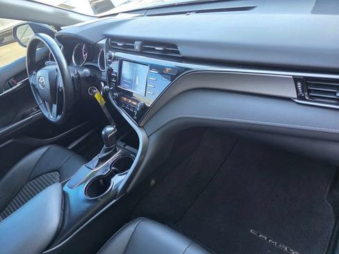 Used 2019 Toyota Camry SE w/ Carpet Mat Package FWD image 20