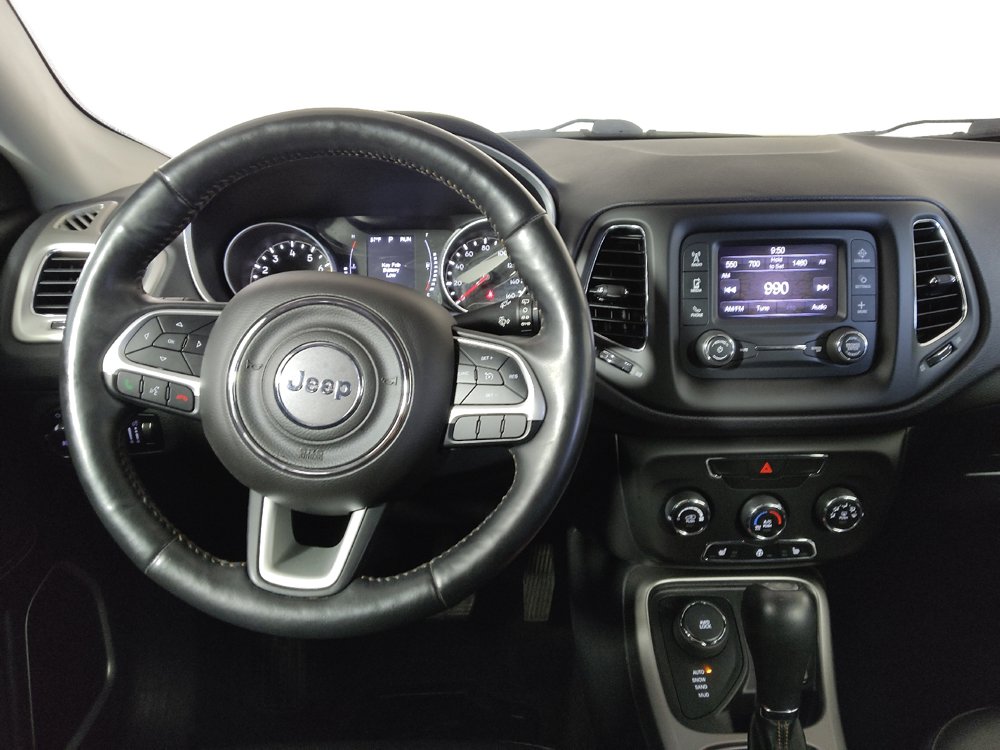 Used 2018 Jeep Compass Latitude w/ Cold Weather Group AWD/4WD image 22