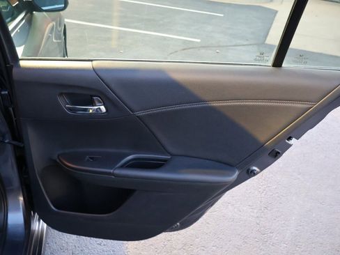 Used 2017 Honda Accord Sport image 16