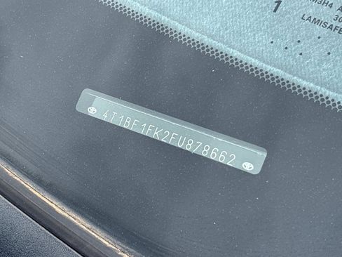 Used 2015 Toyota Camry SE image 10