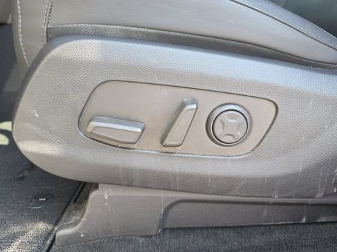 Used 2025 Kia Carnival SX FWD image 29