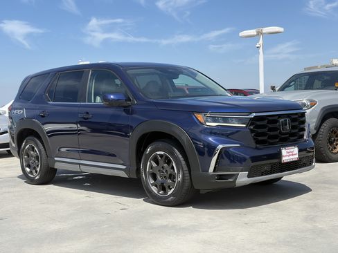Used 2023 Honda Pilot EX-L image 2