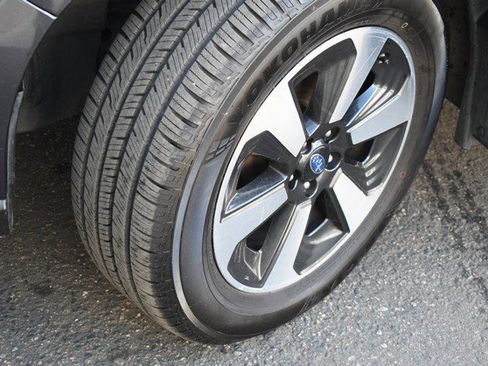 Used 2017 Subaru Forester 2.5i Premium w/ All-Weather Package image 11