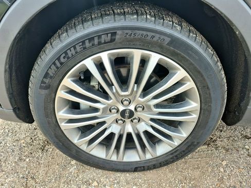 Used 2017 Lincoln MKX Reserve w/ Lincoln MKX Climate Package image 9