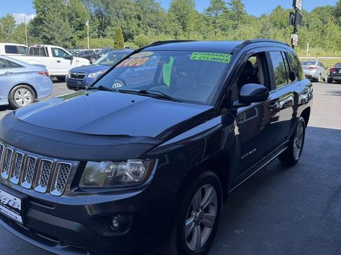 Used 2016 Jeep Compass Latitude AWD/4WD image 4