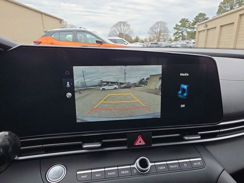 Certified 2023 Hyundai Elantra SEL w/ Convenience Package image 32