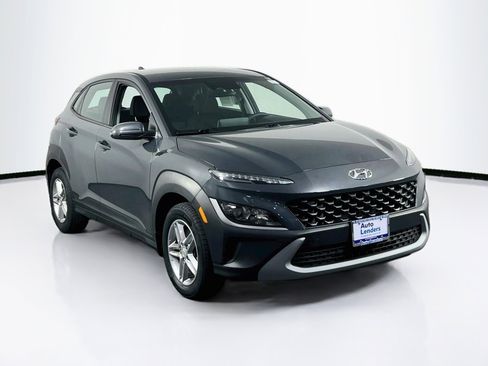 Used 2023 Hyundai Kona SE image 3