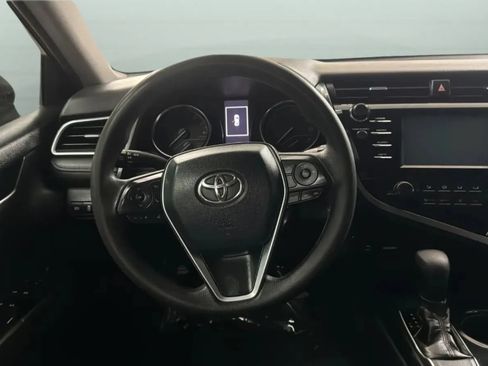Used 2018 Toyota Camry LE FWD image 10