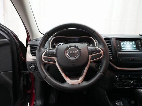 Used 2017 Jeep Cherokee Sport w/ Cold Weather Group image 4