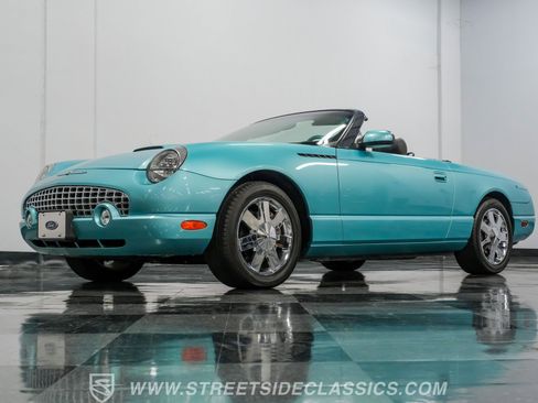 Used 2002 Ford Thunderbird image 25
