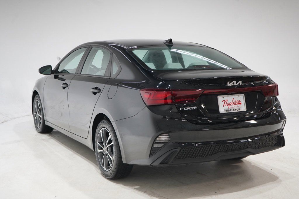 Used 2023 Kia Forte LXS FWD image 6