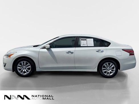 Used 2014 Nissan Altima 2.5 S FWD image 2