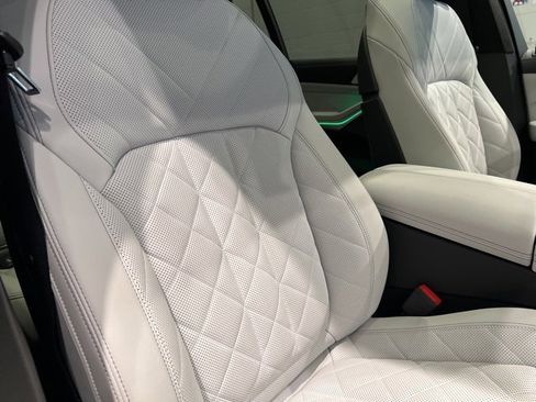 Used 2023 BMW X7 xDrive40i w/ Premium Package image 58