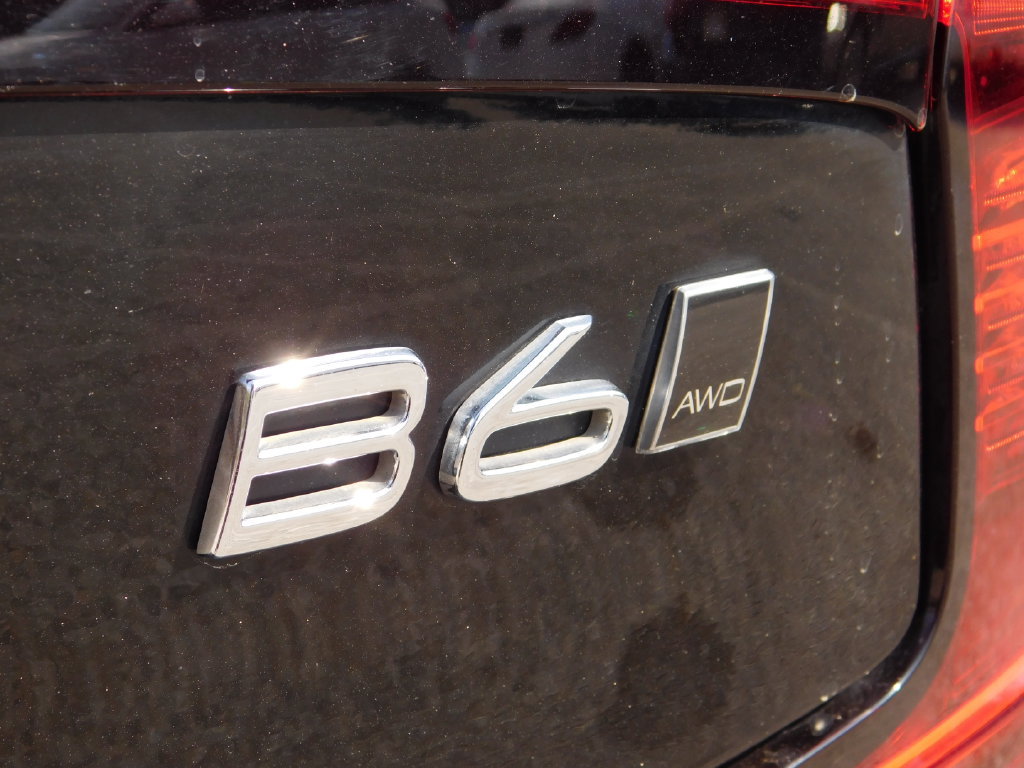 Used 2023 Volvo S90 B6 Plus AWD/4WD image 9