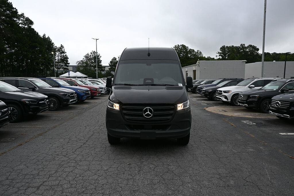 Used 2025 Mercedes-Benz Sprinter 2500 image 8