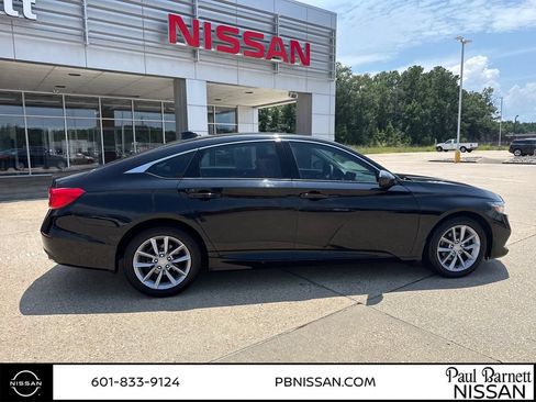 Used 2021 Honda Accord LX image 7
