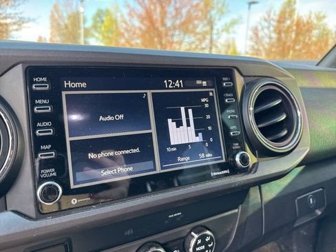 Used 2020 Toyota Tacoma TRD Off-Road image 3