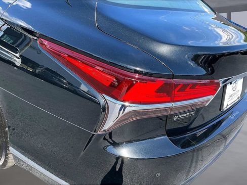 Used 2018 Lexus LS 500 w/ Luxury Package RWD image 30