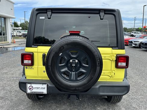 Used 2023 Jeep Wrangler Sport image 7