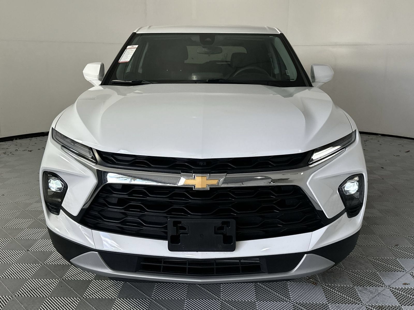 Used 2025 Chevrolet Blazer LT AWD/4WD image 3