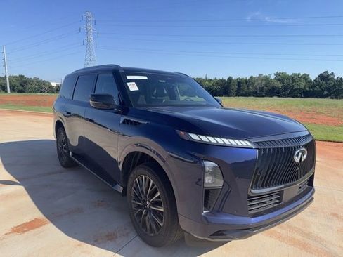 Used 2025 INFINITI QX80 Autograph w/ Premium Cargo Package AWD/4WD image 2