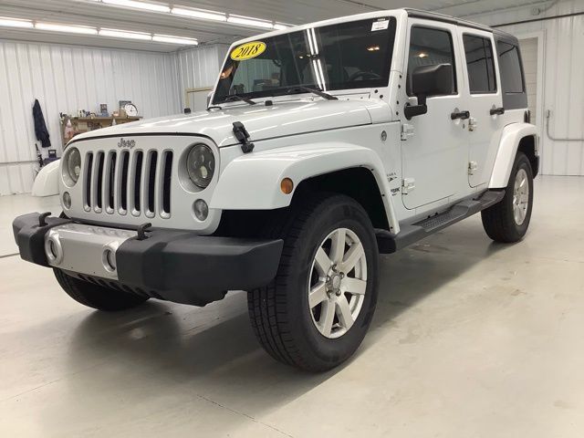 Used 2018 Jeep Wrangler Unlimited Sahara w/ Dual Top Group AWD/4WD image 3