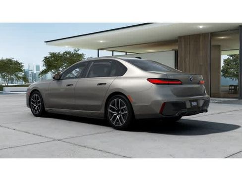 New 2025 BMW i7 eDrive50 w/ M Sport Package image 2