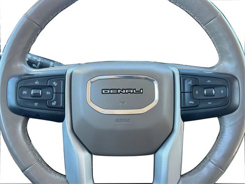 Used 2021 GMC Yukon Denali w/ Denali Ultimate Package AWD/4WD image 23