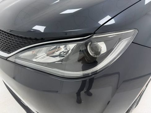 Used 2020 Chrysler Pacifica Limited FWD image 6