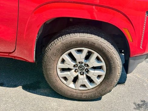 Used 2022 Nissan Frontier SV AWD/4WD image 29