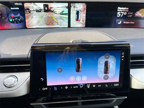 Used 2024 Lincoln Nautilus Reserve image 15