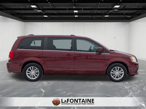 Used 2018 Dodge Grand Caravan SXT image 6
