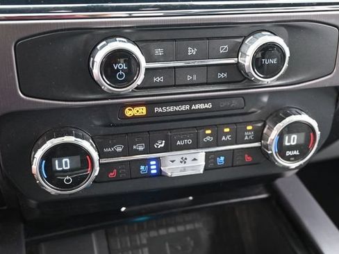 Certified 2022 Ford F250 Limited AWD/4WD image 26