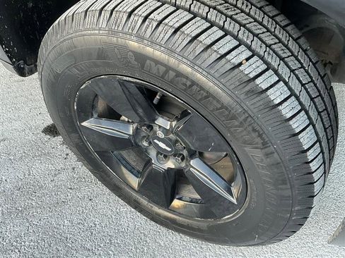 Used 2017 Chevrolet Colorado LT w/ Midnight Edition image 20