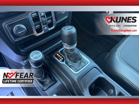 Used 2020 Jeep Wrangler Unlimited Sport AWD/4WD image 36