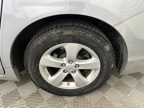 Used 2011 Toyota Sienna LE image 19