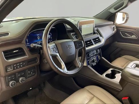Used 2022 Chevrolet Tahoe Z71 w/ Z71 Off-Road Package AWD/4WD image 12