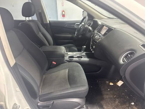 Used 2017 Nissan Pathfinder SV FWD image 23