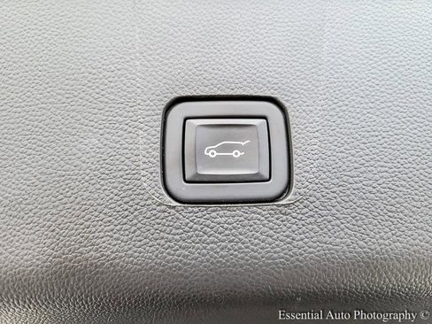 Certified 2023 Chevrolet Traverse LT w/ LPO, Floor Liner Package image 23